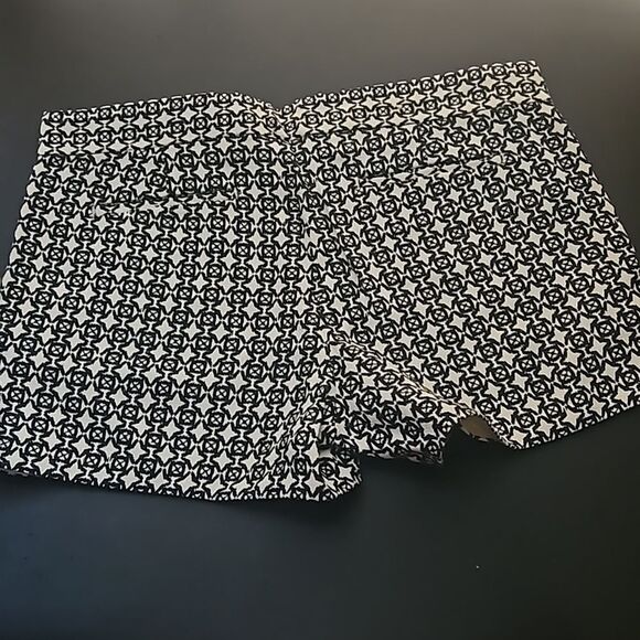 JOE FRESH Black and white patterned shorts 8 - Picture 5 of 5